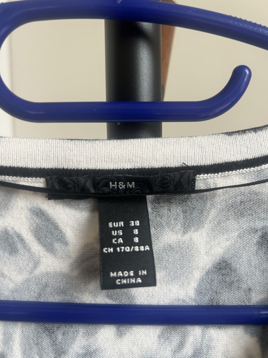 H&M Giacche: Strickjacke H&M mit schönem Muster – Usato da Arbon venduto da Bulgari2011 1