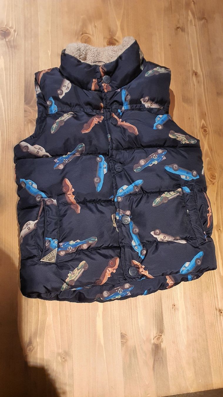 Next Altro abbigliamento per bambino: Chilet von Next gr. 104 – Usato da Flawil venduto da minggeli83