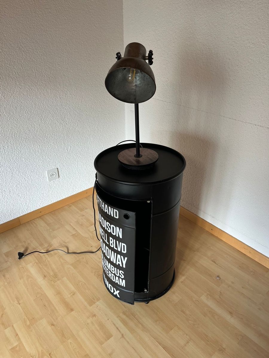 Comodini: Coole Tonne – Usato da Weiningen ZH venduto da and_6tm5 2