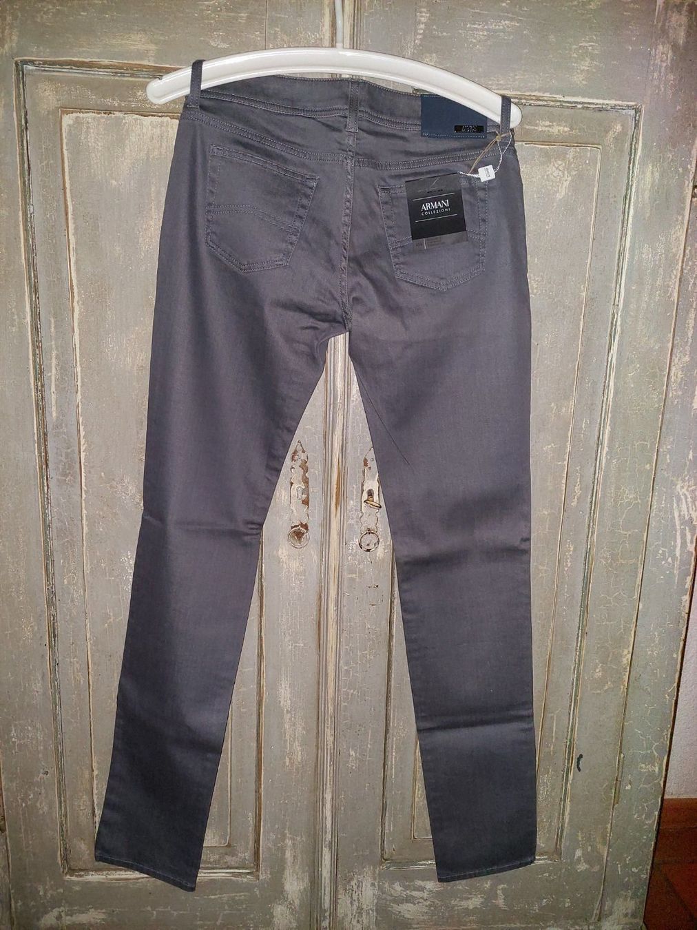 Armani Jeans: Armani Collezioni - J36 regular low straight grau 28 – Neu und originalverpackt aus Besenbüren von teluride89 1