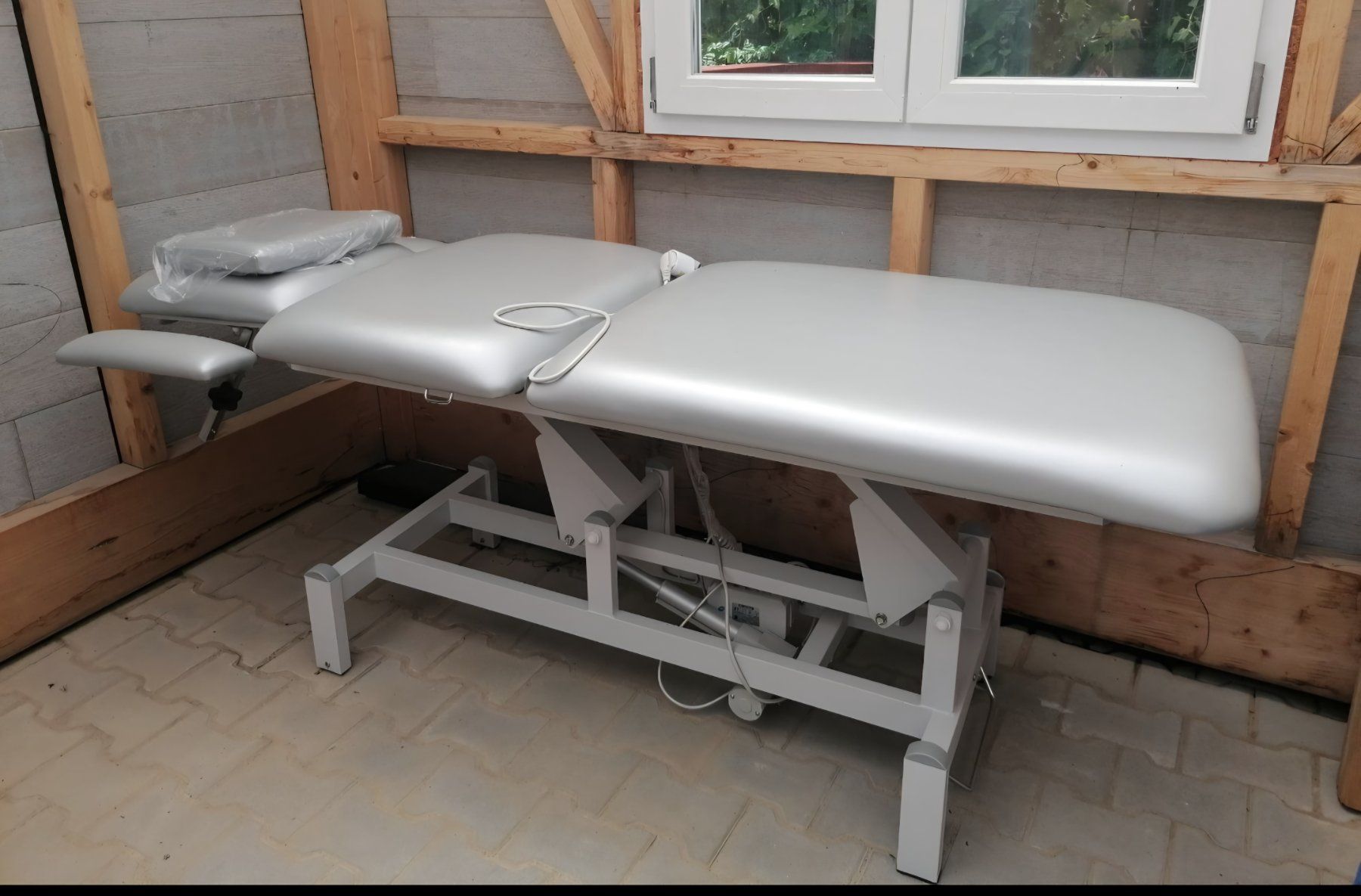 Liegen & Liegestühle: Behandlungsliege – Gebraucht aus Aarau Rohr von FredyNoStress