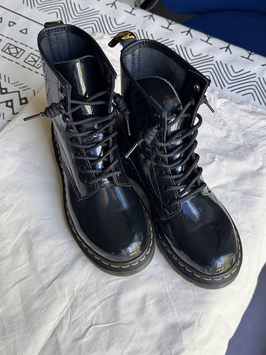 Dr. Martens Scarpe da donna: Dr. Martens Lack-Boots Schwarz, Gr. 39 – Usato da Zürich venduto da xiy_8jw5 1