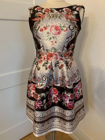 2XTREMZ Damen Kleid in Gr. XS