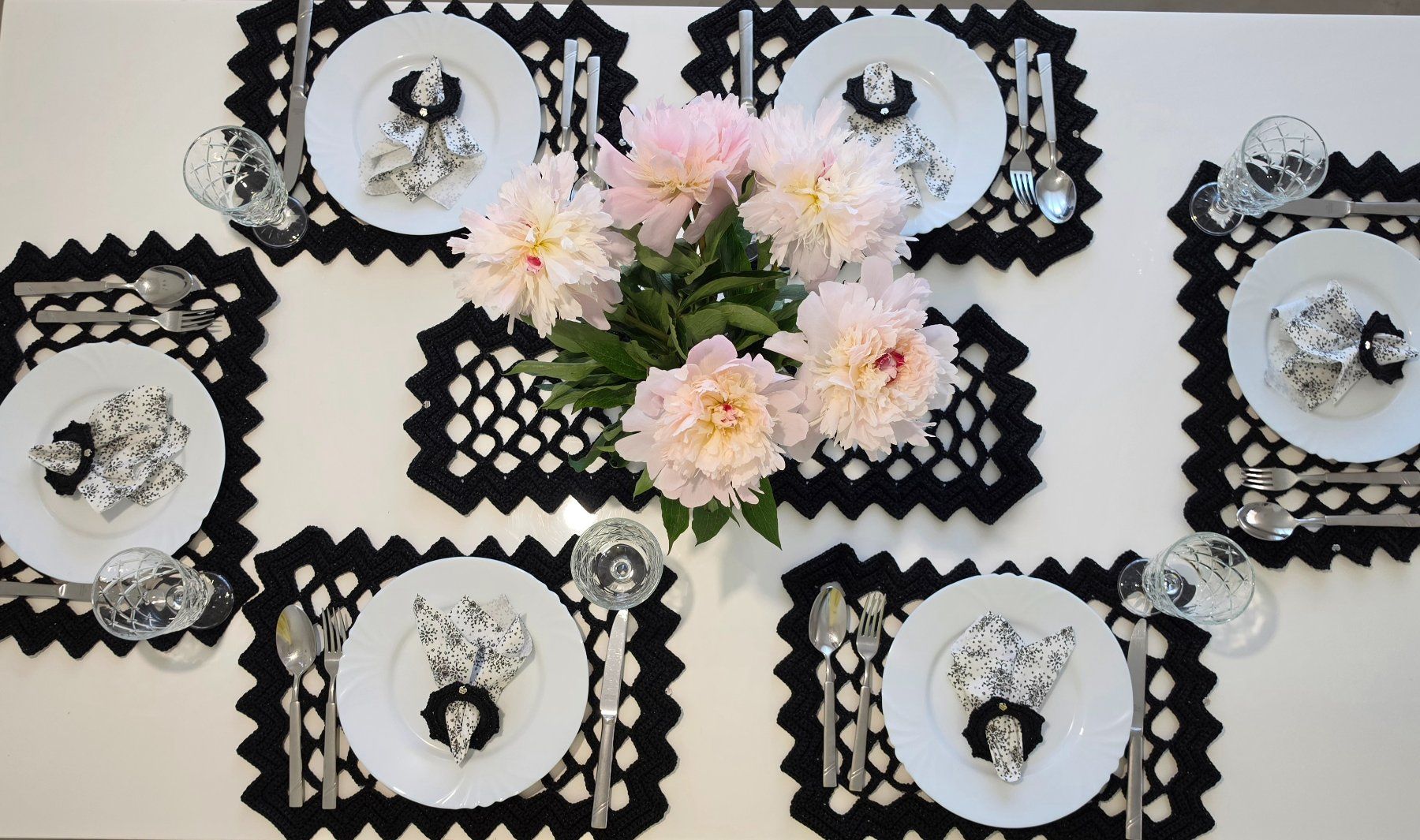 Set di tavolo e panche: Tischsets,Läufer&Serviettenringe Handmade – Nuovo e nell'imballaggio originale da Amriswil venduto da gu80kaya 2