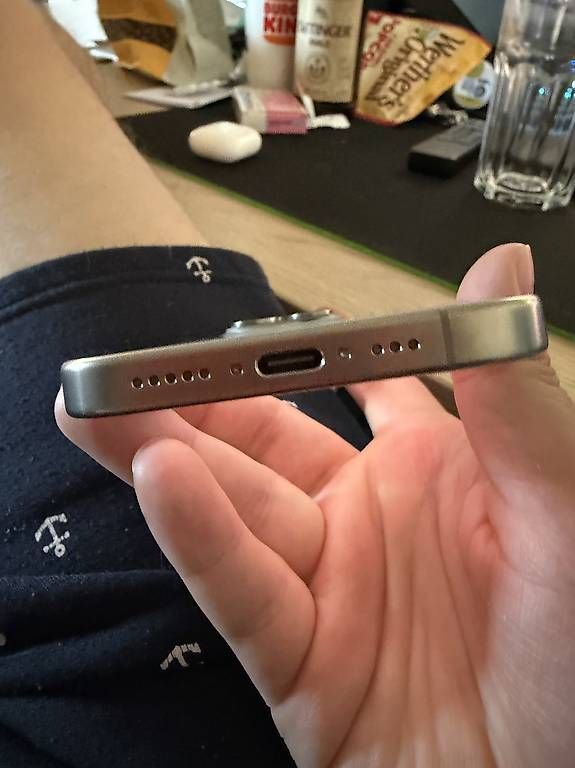 Portables: iPhone 15 Pro – D'occasion à St. Urban par Fin_d2jv 1
