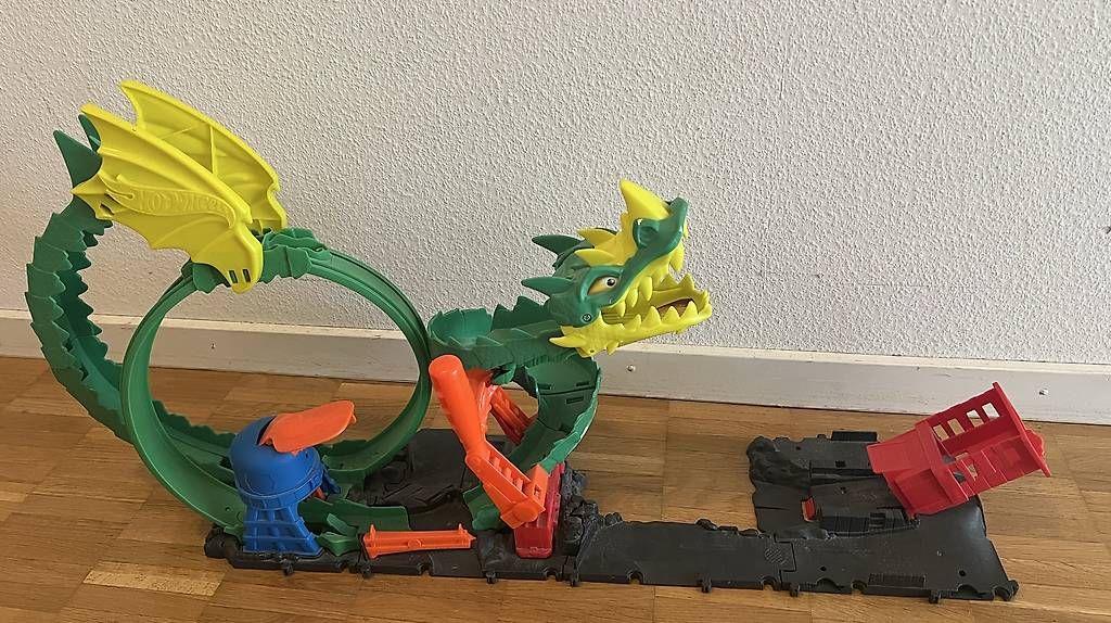 Spielzeuge: Hot Wheels Drachenschleuder – Gebraucht aus Glattpark(Opfikon) von Peo2