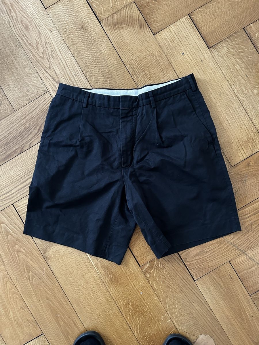 Arket Pantaloni: arket shorts – Usato da Zürich venduto da ema_li