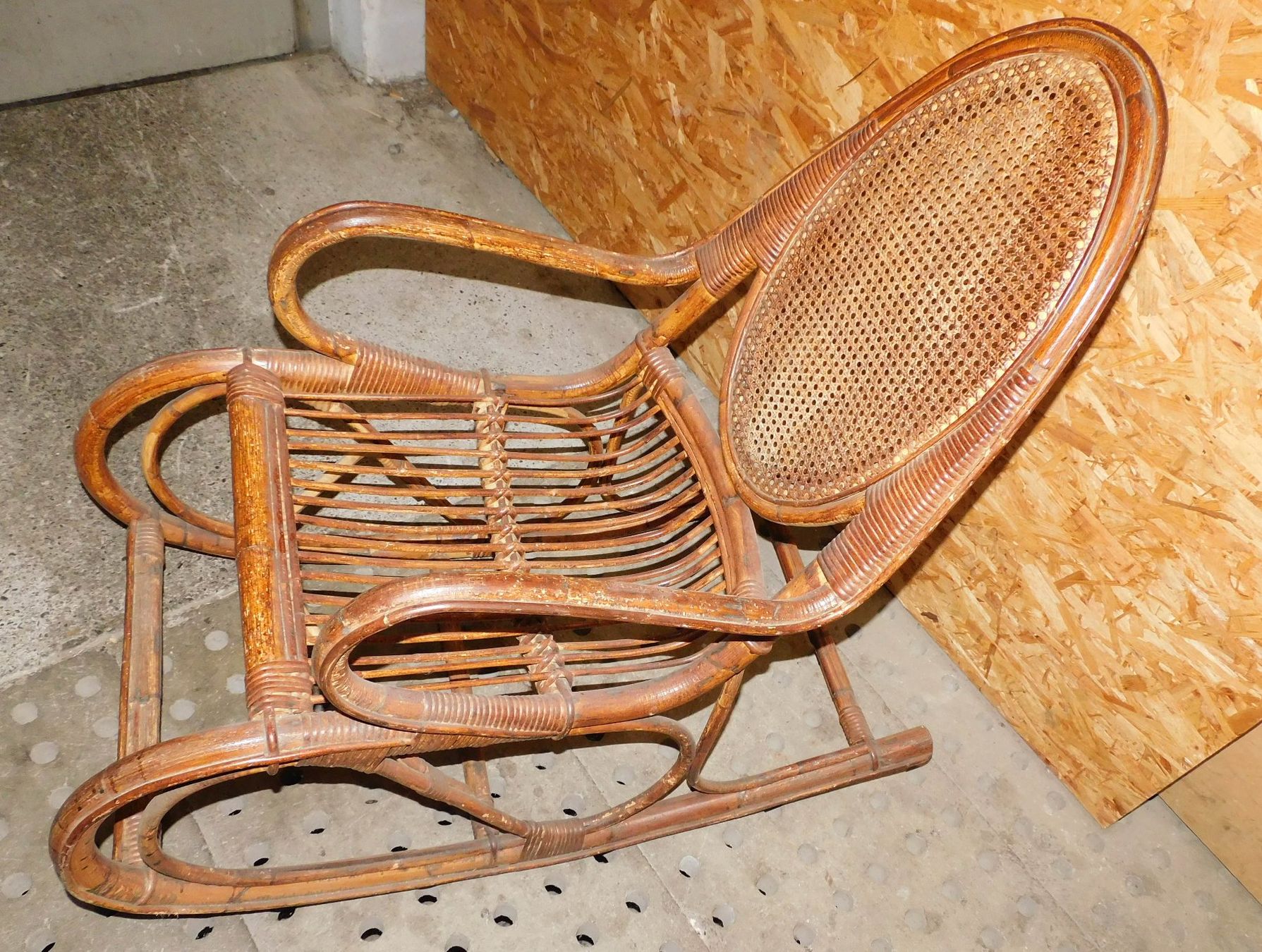 Neue Fundschtze Schaukelstuhl antiker Weidenkorb Sessel (Gebraucht) in  Sursee fr CHF 190  nur Abholung auf Ricardo kaufen
