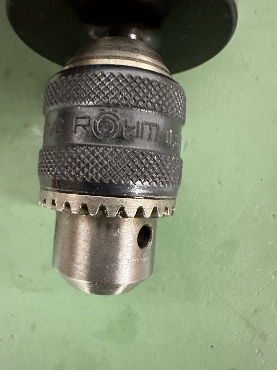 Tutti gli attrezzi: BT30 holder with B12 Drill Chuck. 0-6.5 mm – Usato da Aarberg venduto da SNMachines 4