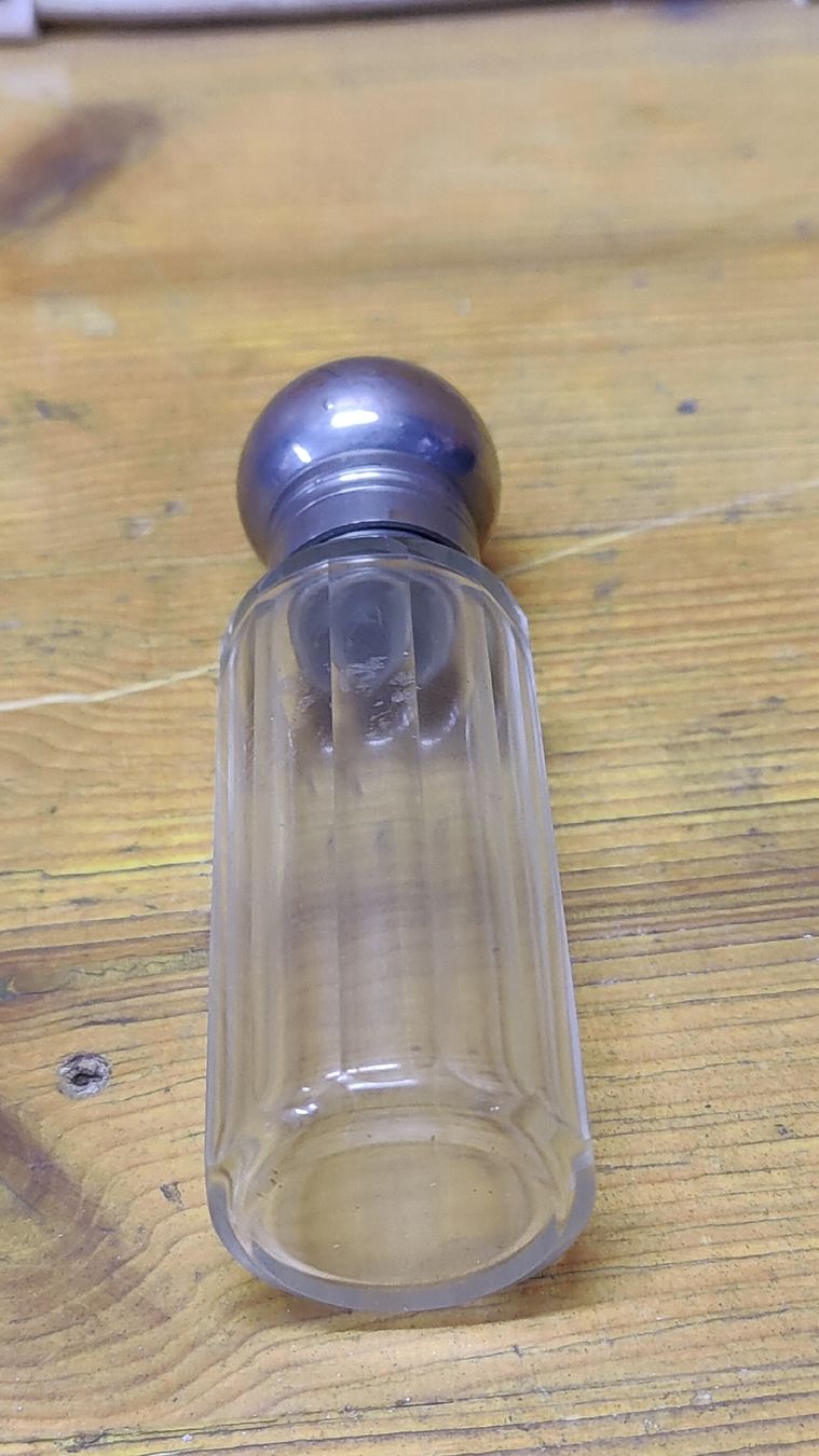 Flaconi: Antike Glas Parfum Flacon (L3) – Usato da Neuenhof venduto da bro_9zsg 1