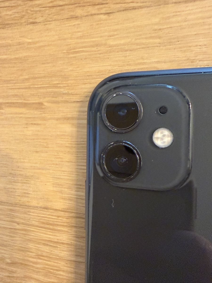 Apple Telefoni cellulari / Smartphones: Apple Iphone 11 64GB Schwarz – Usato da Thayngen venduto da Jruer- 3