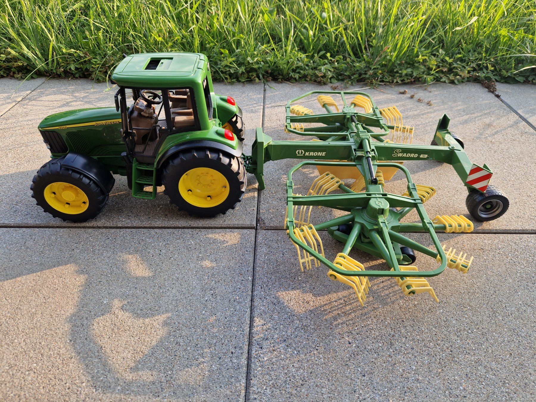 Bruder Giocattoli: Grosses Bauernhofset von Bruder / John Deere – Usato da Giswil venduto da movo08 2