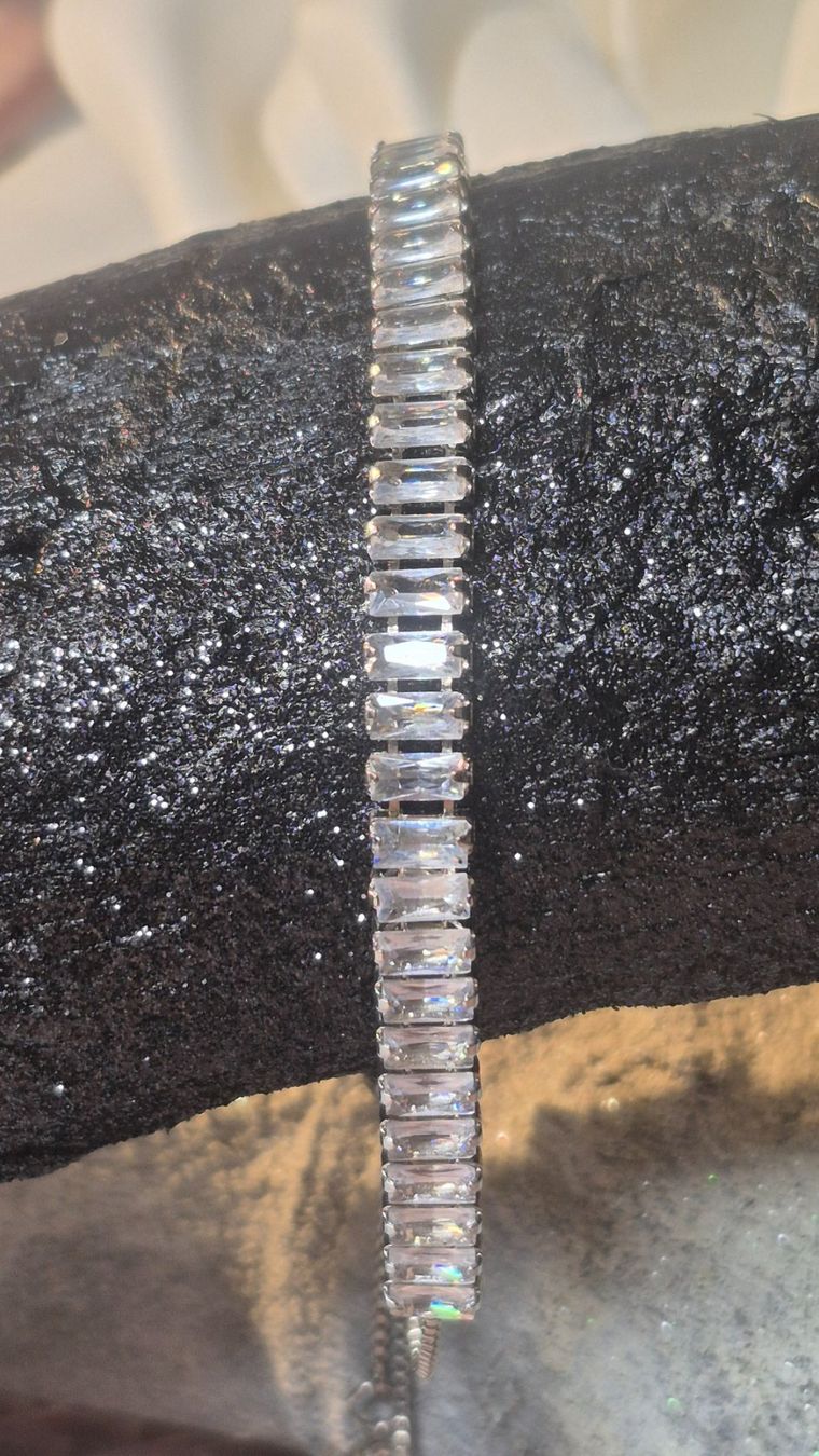 Bracciali & Braccialetti: Bracciale donna zirconi rettangolari regolabile argento – Nuovo (secondo la descrizione) da Giubiasco venduto da Stefaniav 9