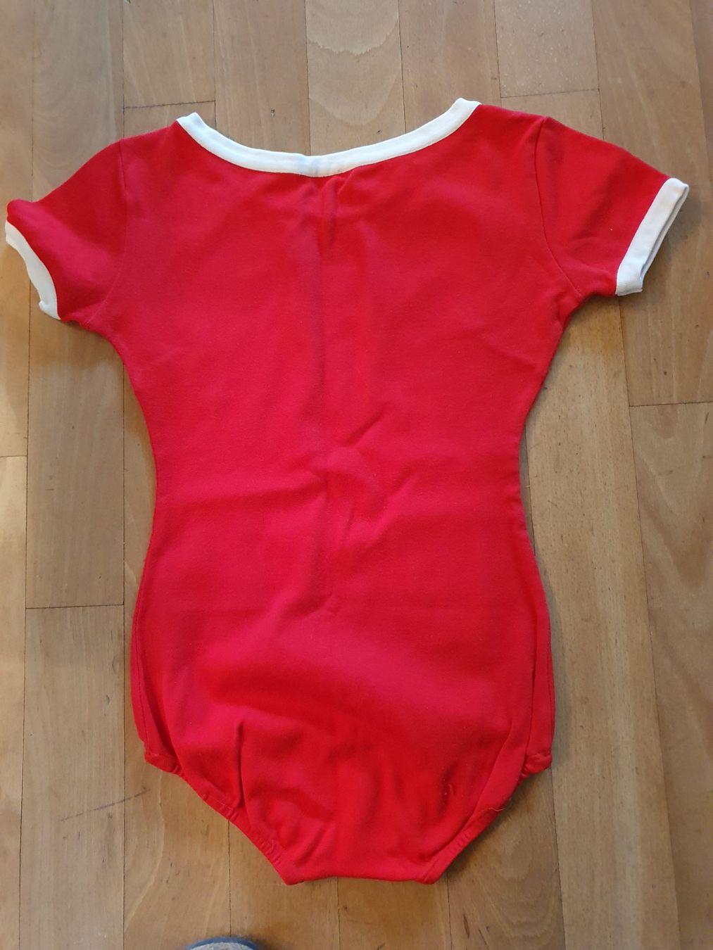 Trainer, Turnhosen & -trikots: Mädchenturndress vintage – Gebraucht aus Gattikon von majoran1 1