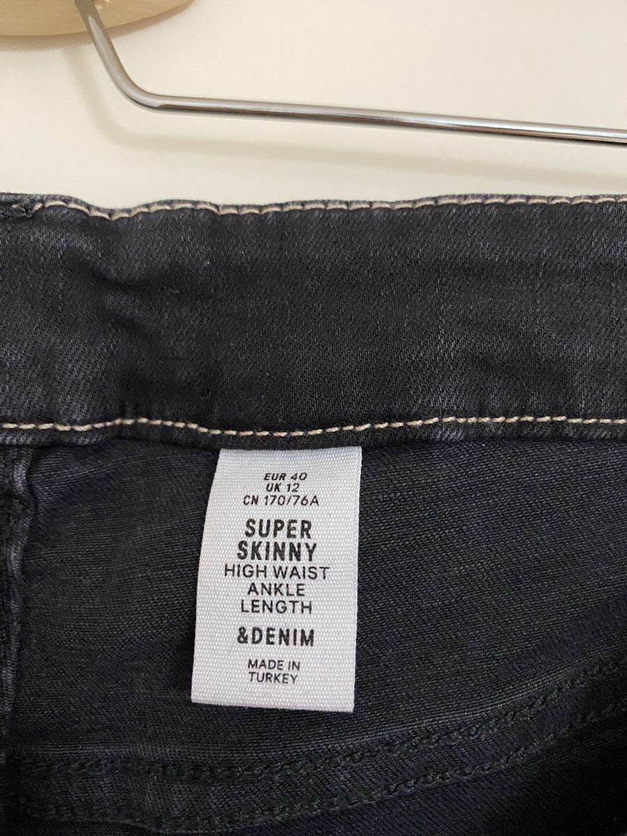 H&M Jeans: Jean H&M – Nuovo (secondo la descrizione) da Arzier-Le Muids venduto da ma_gd4 2