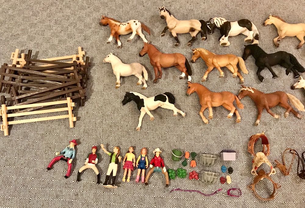  Schleich Reitstall Holz mit 15 Schleich Pferden (Gebraucht) in Bern für Illustration 