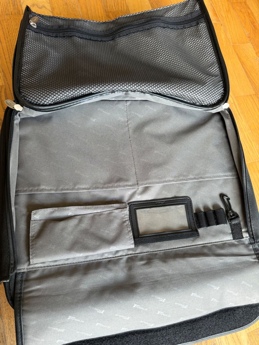 Targus Borse: Laptop Notebook Tasche Targus schwarz – Nuovo (secondo la descrizione) da Wettswil bei Zürich venduto da Trubarus 4