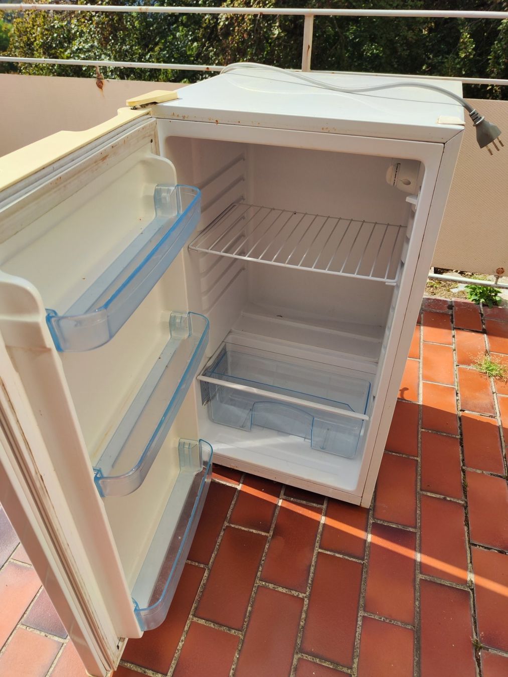 Kühlschrank: kleiner Kühlschrank – Gebraucht aus Bettingen von schindlerfl 1