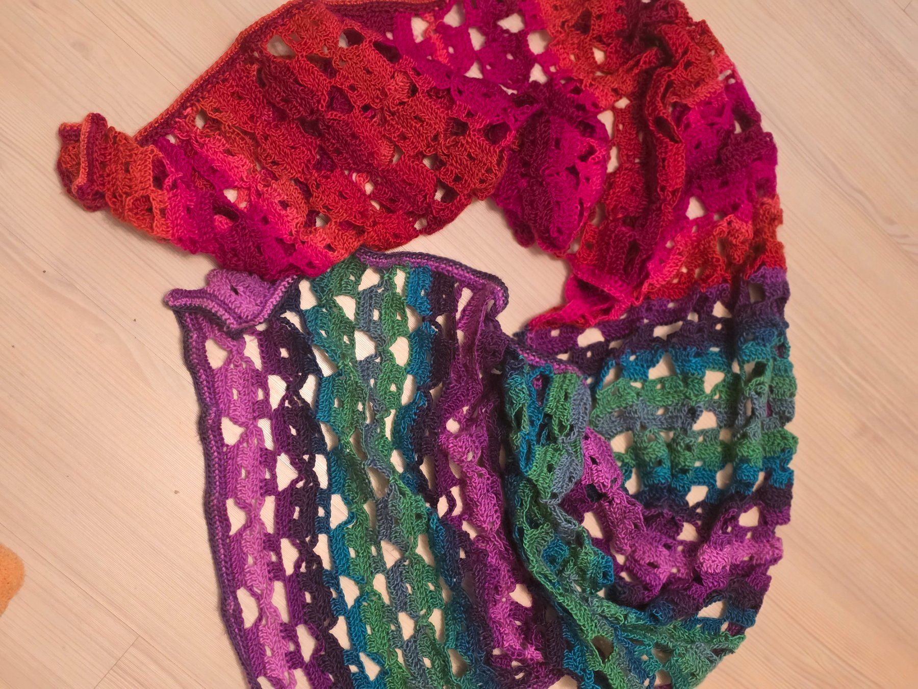 Foulards & écharpes: Häkelschal – Neuf (Voir description) à Gutenswil par evita.64