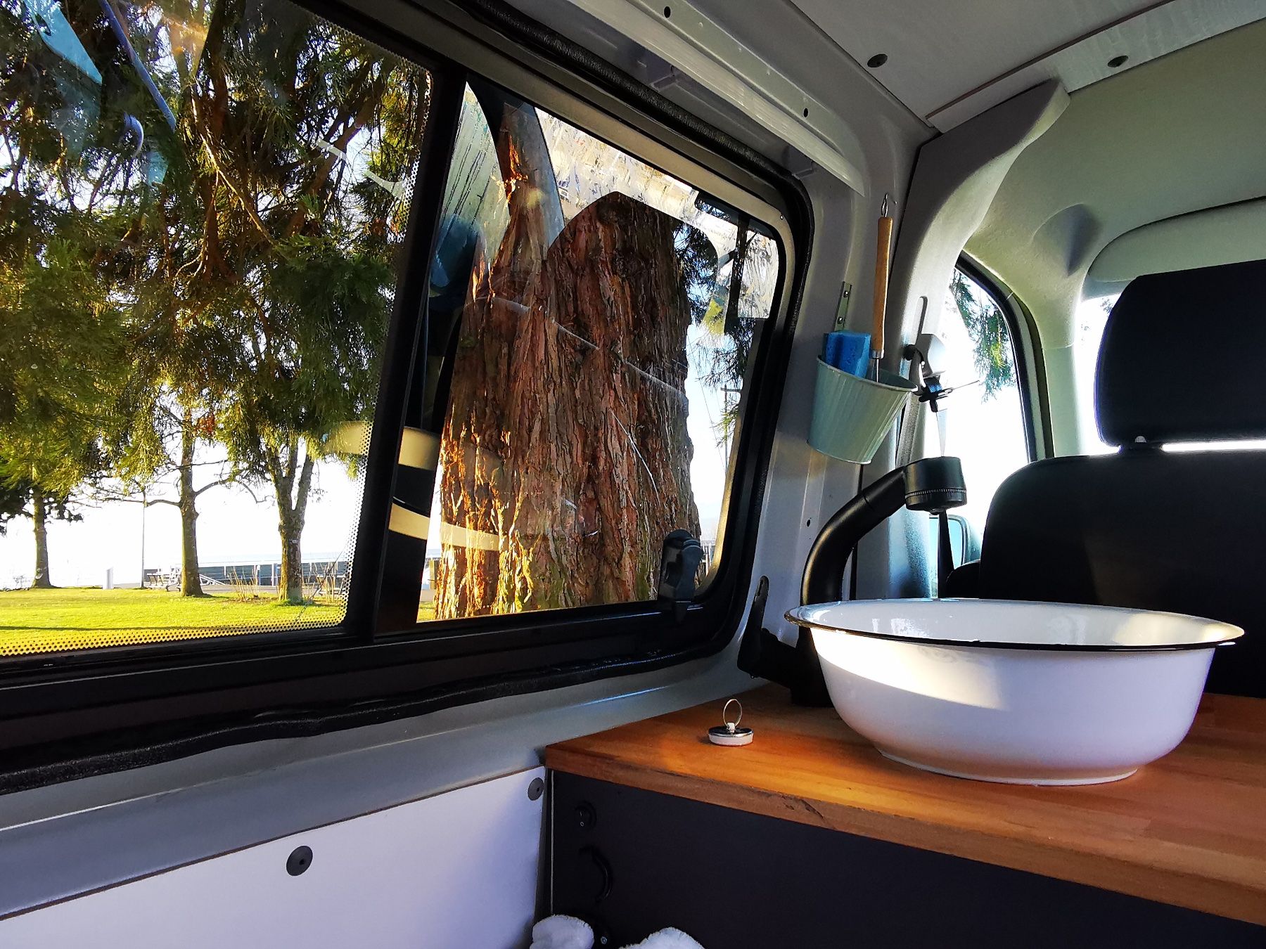 VW Véhicules de camping: VW Van Camper Transporter T6 – D'occasion à Altdorf UR par Figi01 3