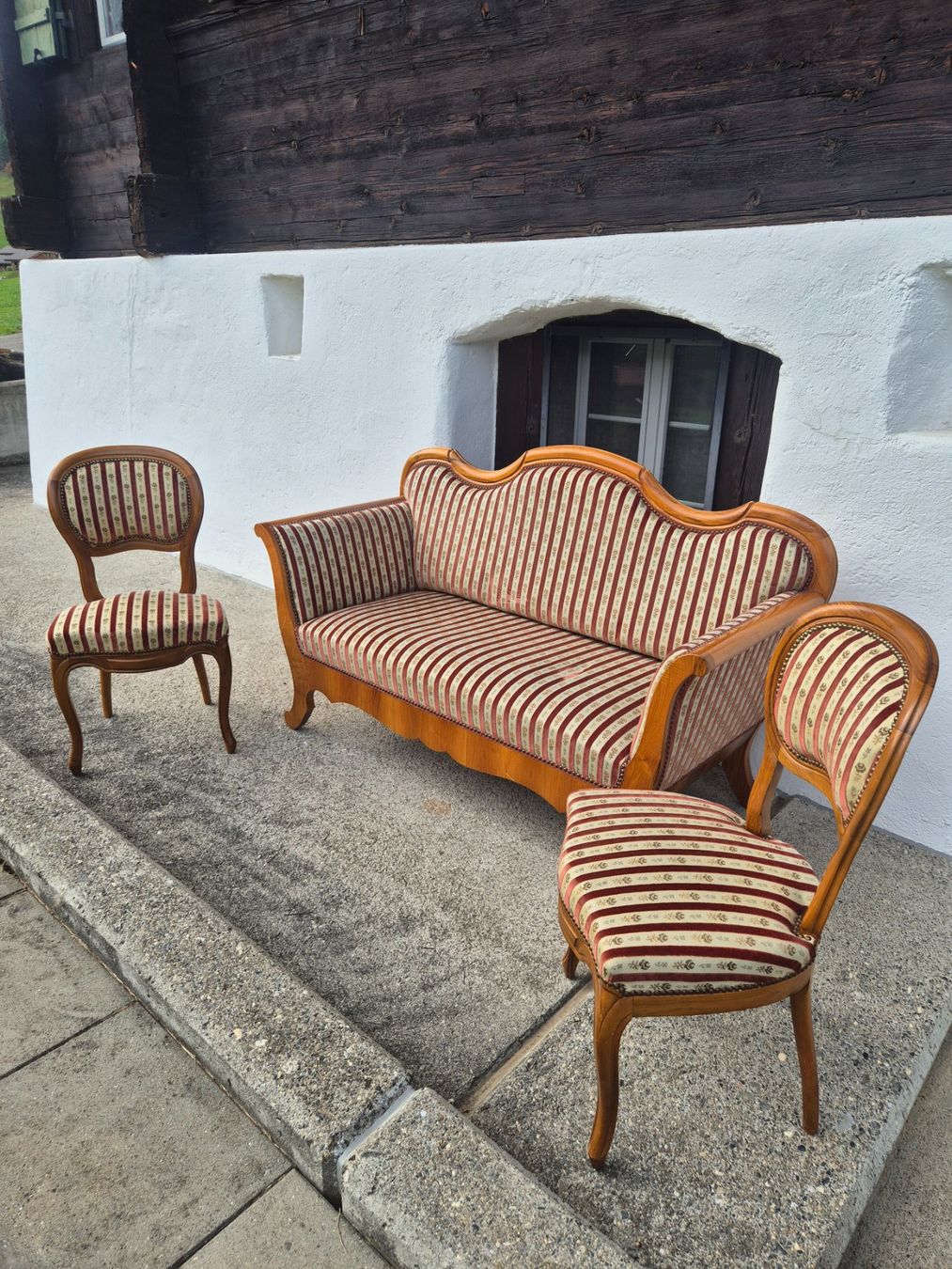Sofas: BEQUEMES SOFA MIT 6 STÜHLEN – Gebraucht aus Steffisburg von Lissi13 1