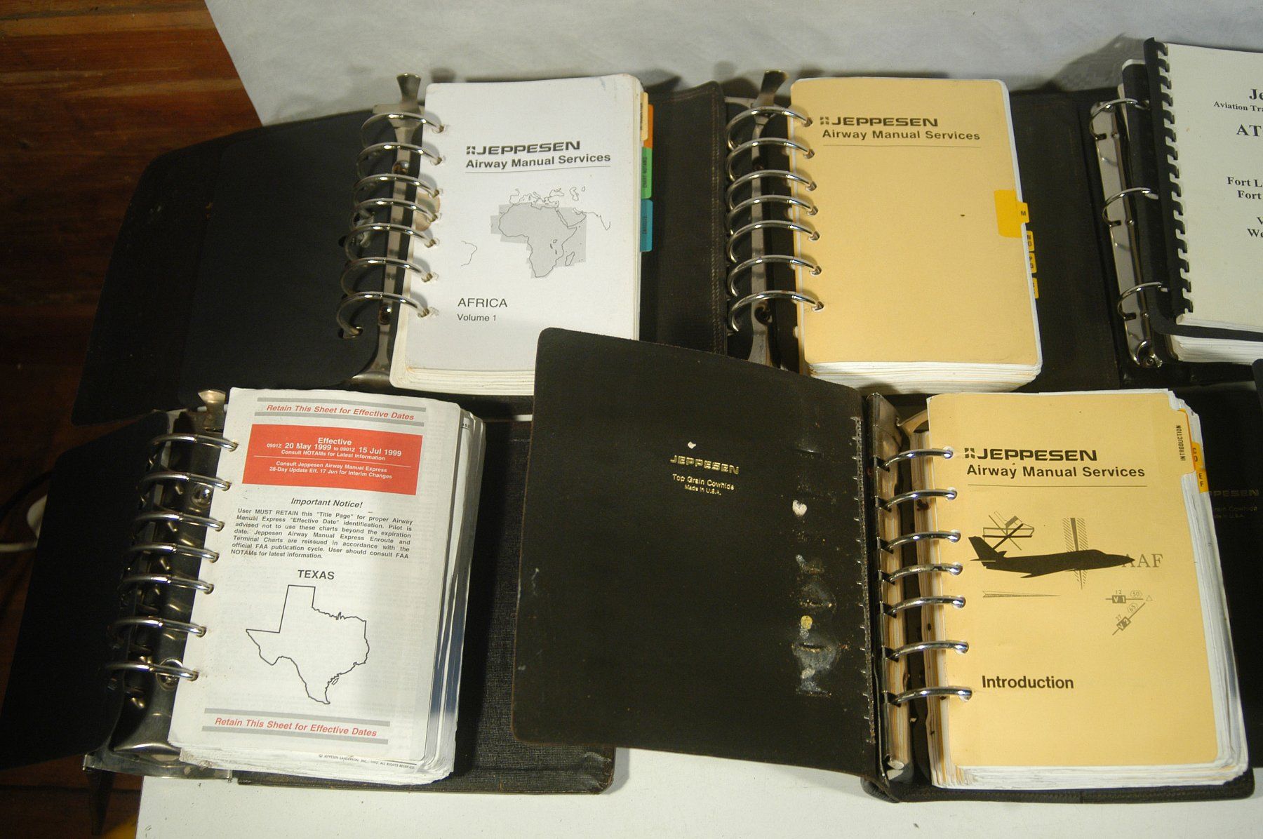 Libri: Luftfahrt Flieger Manuale 8 Ordner – Usato da Herisau venduto da Wisen 1