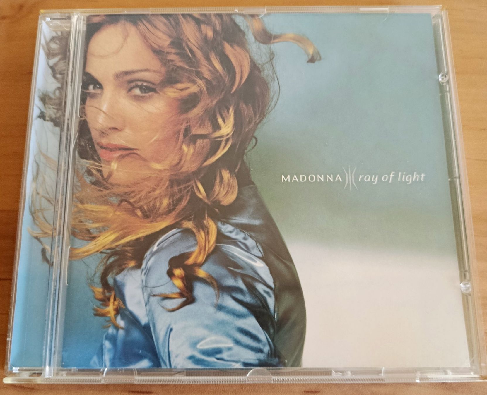 CD: CD: Madonna - Ray of light – Usato da Bern venduto da Delphin77