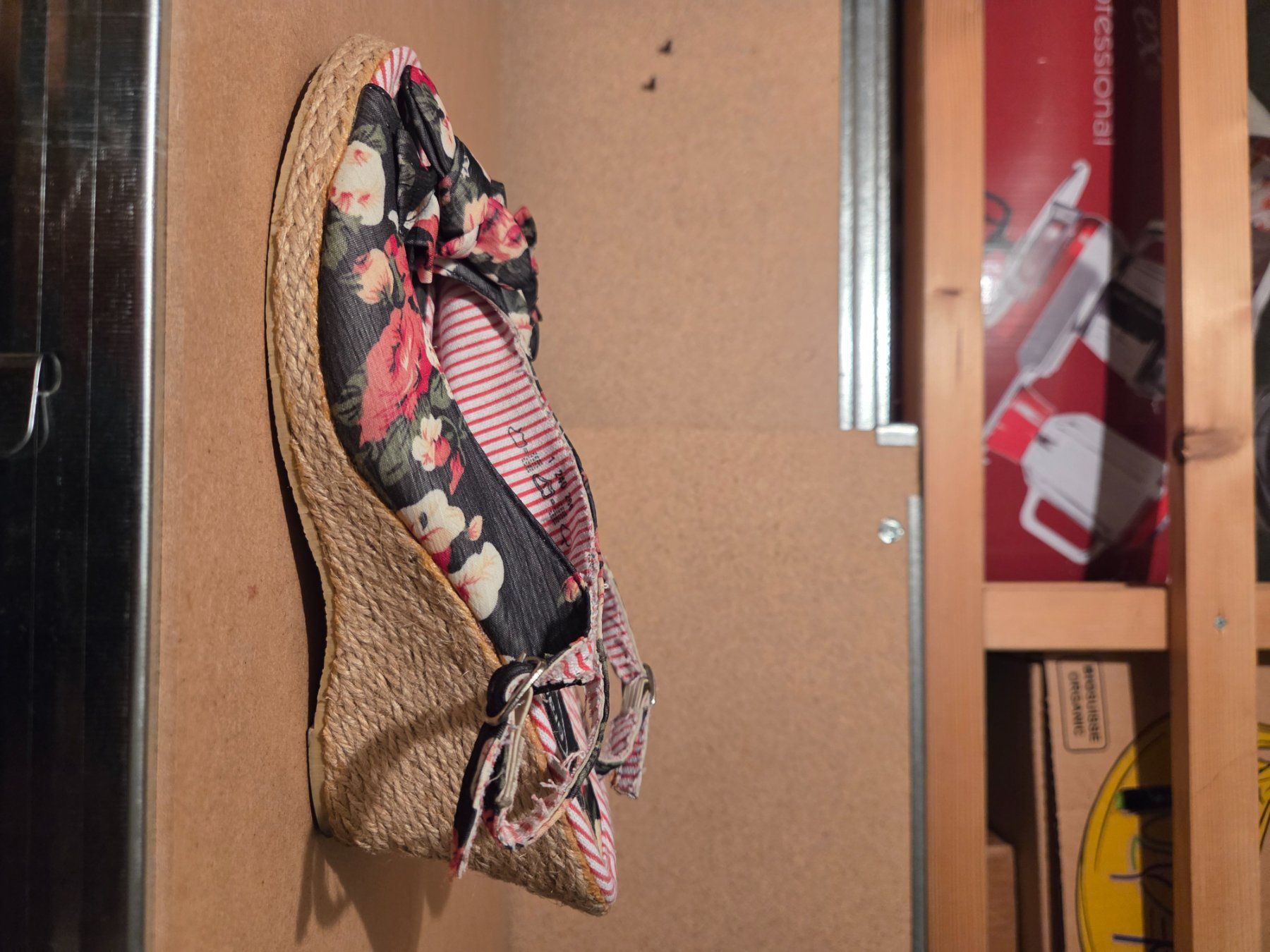 Damenschuhe: Espadrilles à fleurs, taille 38 – Gebraucht aus Brügg BE von rup_p6cw 1