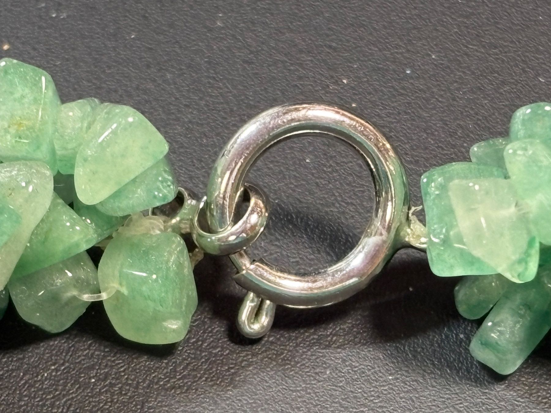 Catenine: Wunderbare Jade Nefrit Splitterkette 58 cm Lang – Usato da St. Peterzell venduto da verena40 4