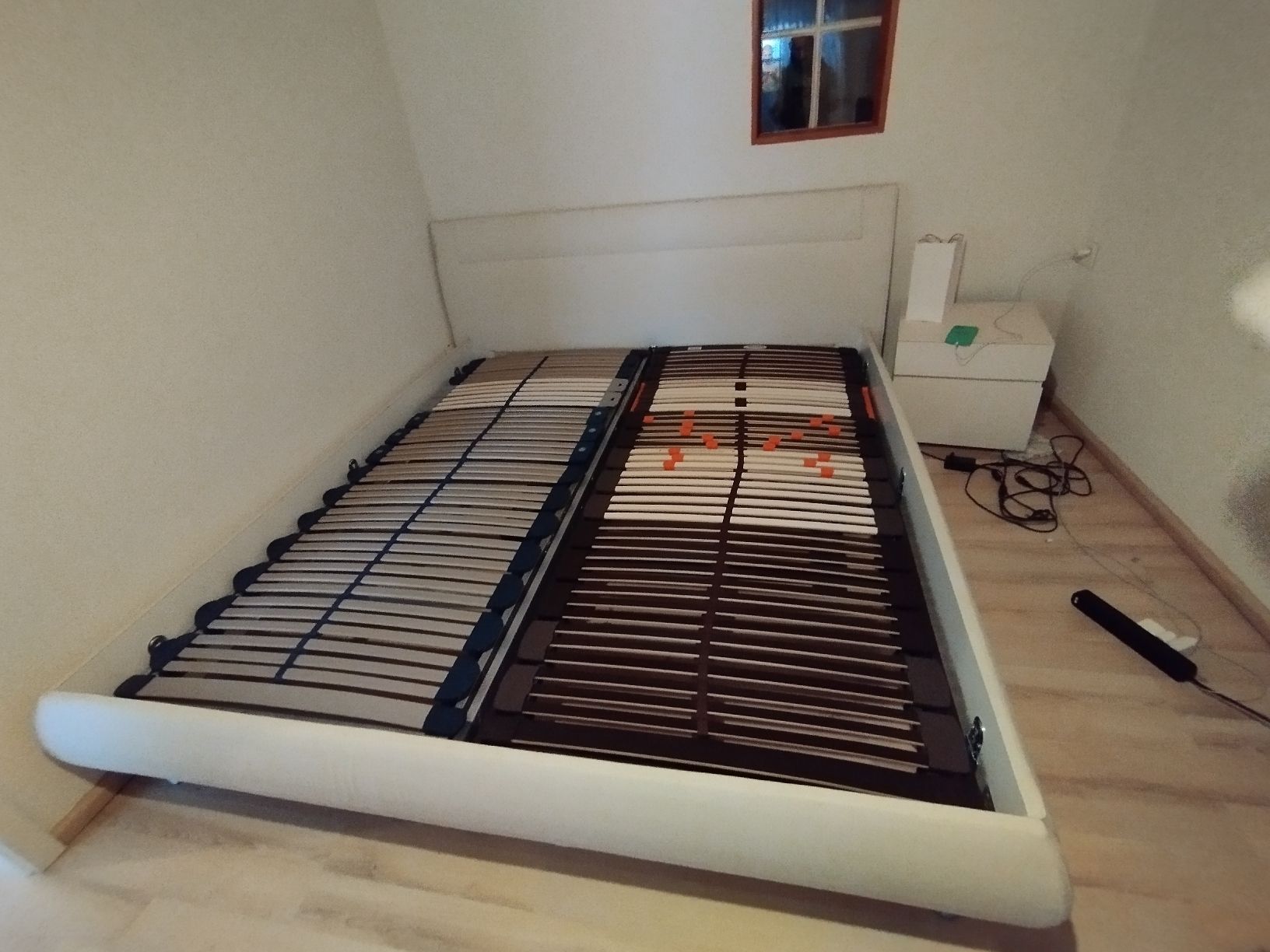Pfister Reti a doghe: Lattenrost 90x200 elektrisch – Usato da Basel venduto da Frenchie-Bulldog