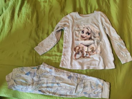 Pyjama Set  Elsa gr 134 von Frozen