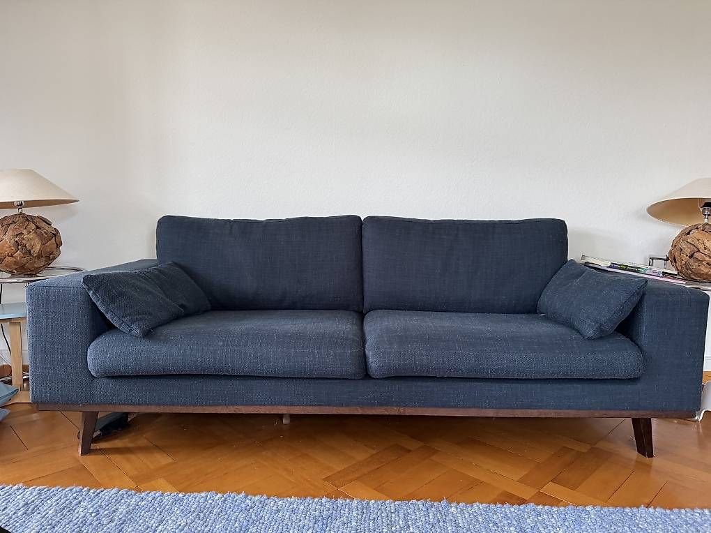 Divani: Schönes Dunkelblaues 3er- Sofa – Usato da St. Gallen venduto da Amy_St_Gallen