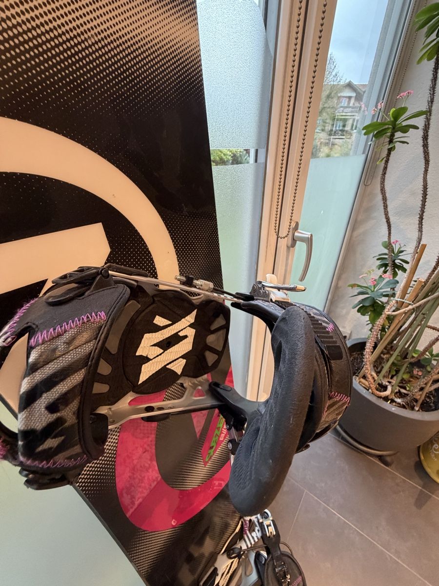 Board: Nitro Subzero Snowboard 158cm mit Völkl Bindung gebraucht – Usato da Schönenberg TG venduto da Bluejay79 3