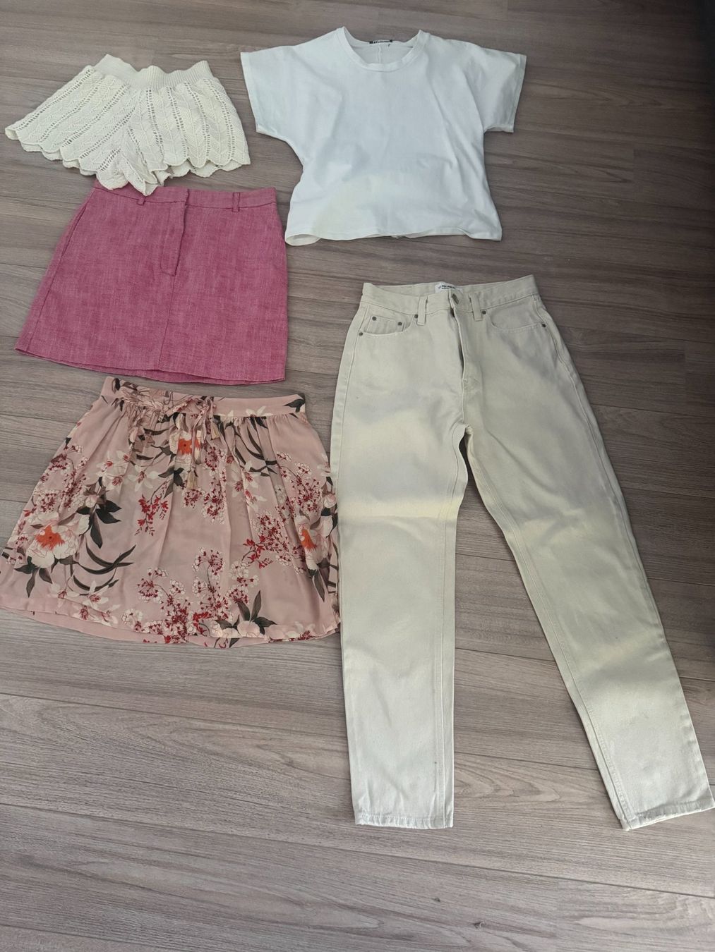 Lotti di vestiti: 5 Stk. Damen Kleider Set. Gr. 36/S – Usato da Bonstetten venduto da VCLS