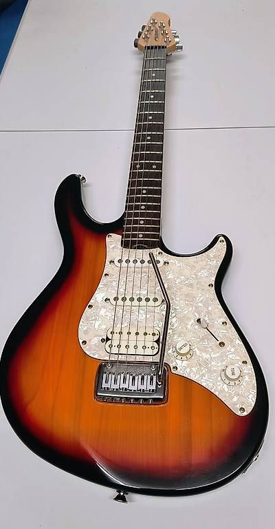 Peavey Strumenti musicali: Peavey Predator plus Egitarre – Usato da Oberarth venduto da TJIONS
