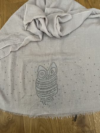 Écharpe beige hibou