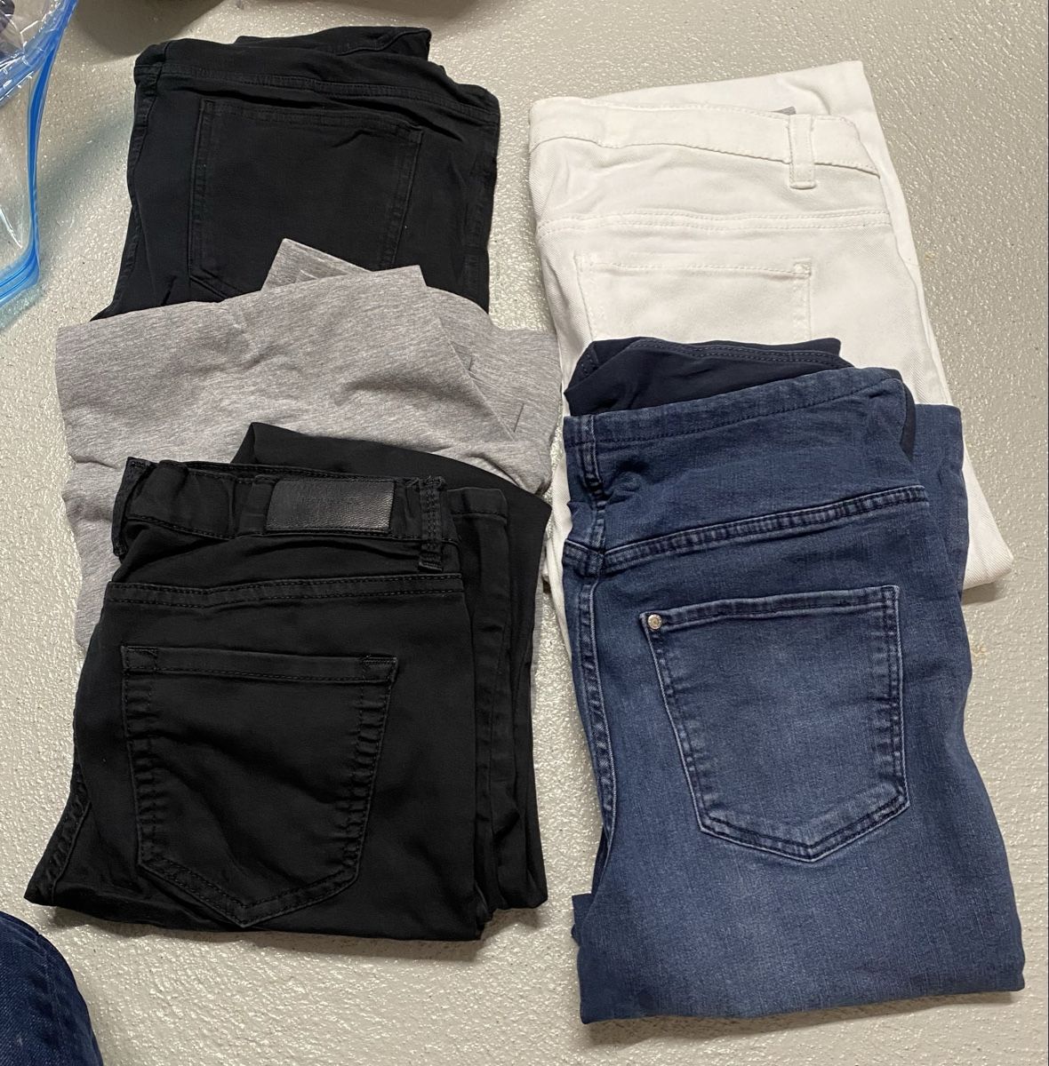 Lotti di vestiti: Umstandsmode Grösse 36/38 – Usato da Brütten venduto da canabas 3
