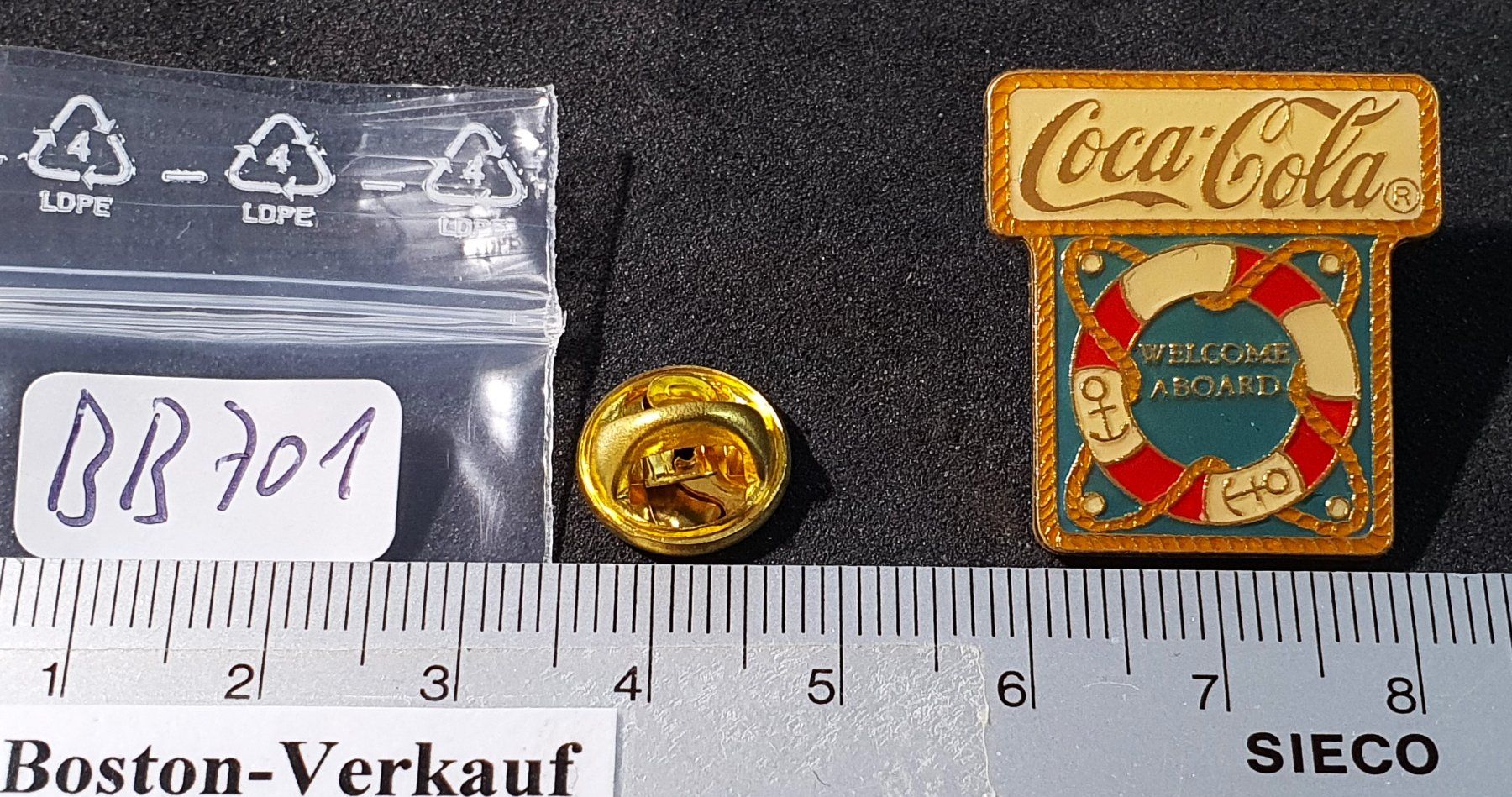 Placchette & Badge: BB701 - Pin Coca Cola Welcome Aboard mit Anker Rettungsring – Usato da Reinach BL venduto da Boston-Verkauf 2