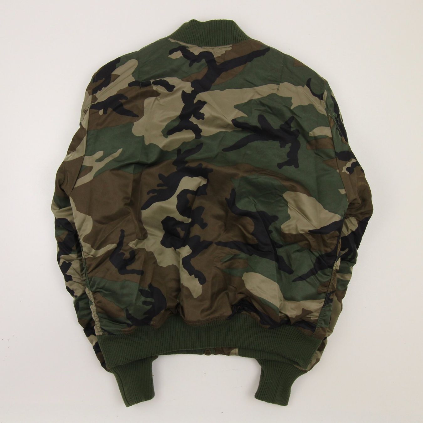 Alpha Industries Giacche: Alpha Industries Camouflage Bomber Jacket – Usato da Bern venduto da Padeeeh 1
