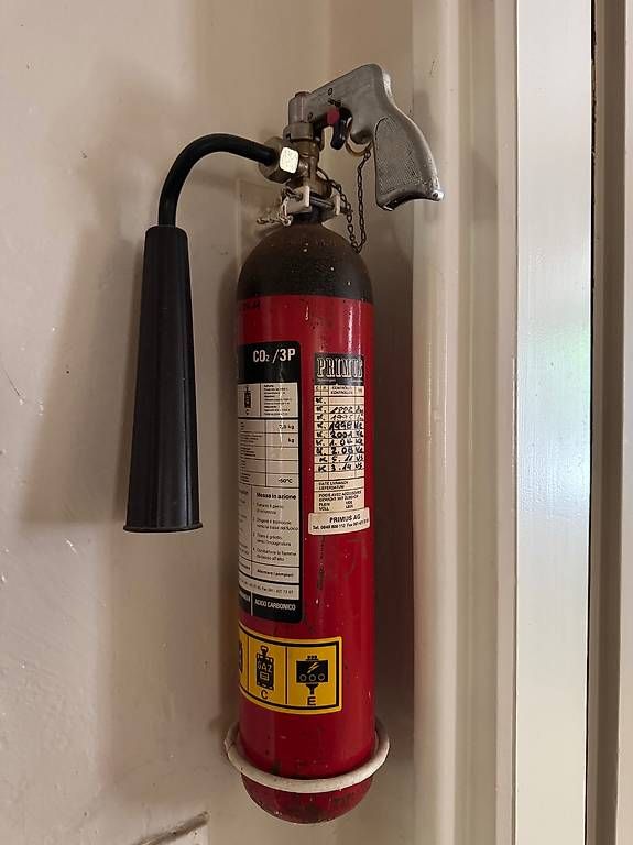 Extincteurs: Feuerlöscher, 5 Stück – D'occasion à Münchwilen AG par me2work 2