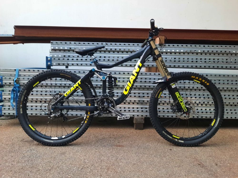 Downhill deals bike giant