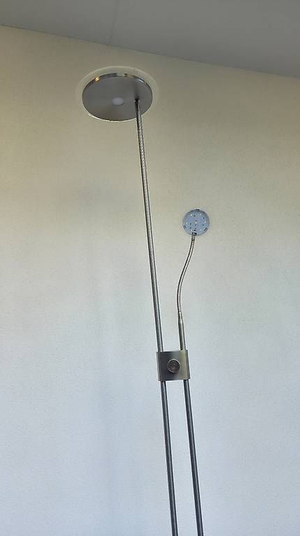 Lampade: Stehlampe
Abholung in Pfaf – Usato da Pfaffnau venduto da Hawaiano
