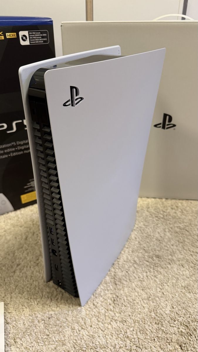 Sony Konsolen: PS5 Top Zustand mit OVP – Gebraucht aus Schaffhausen von fighterpilot 1