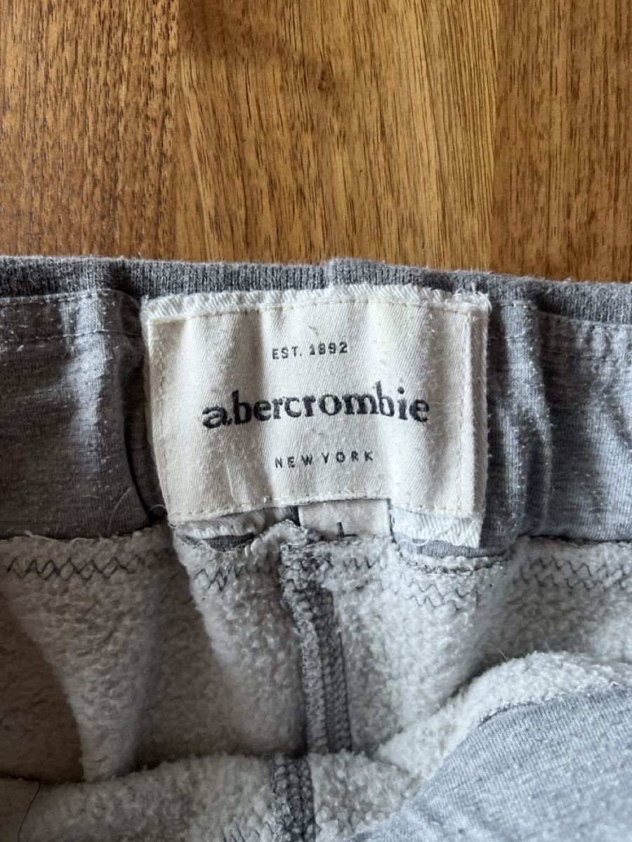 Abercrombie Pantaloni: Jogginghose Abercrombie & Fitch – Usato da Belp venduto da jon_y6sj 2