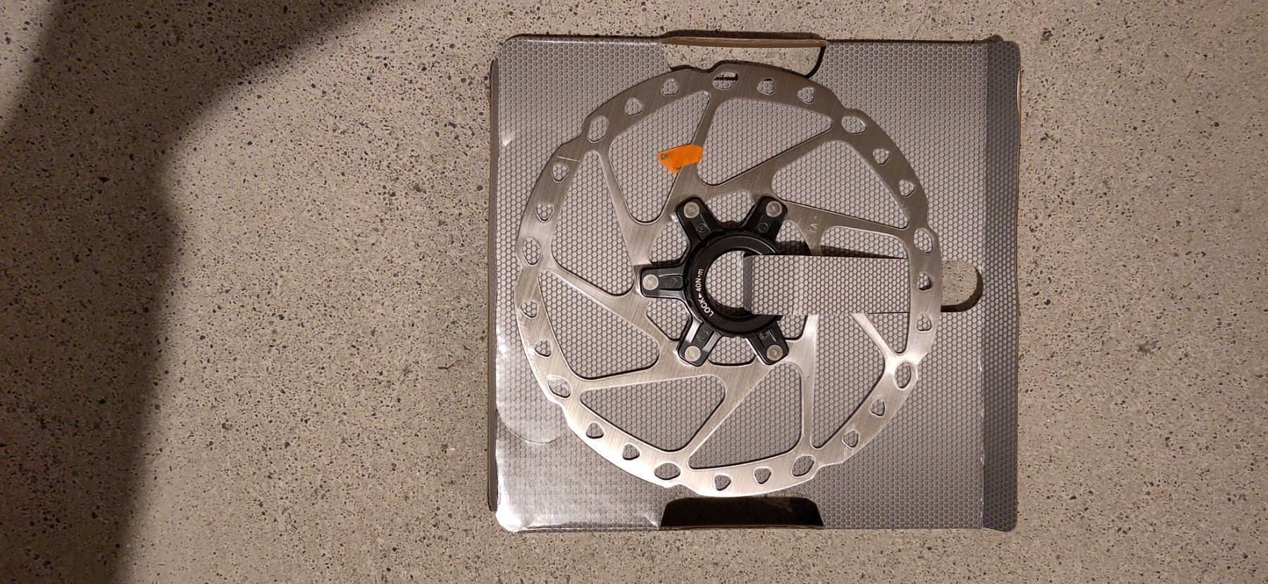 Shimano Pezzi di ricambio: Bremsscheibe - Shimano SM-RT64 – Nuovo e nell'imballaggio originale da Lyss venduto da CHM36 2