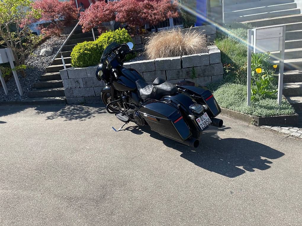 Touring: Harley Davidson Street Glide ST 117 – Gebraucht aus Oberwil von cedi77 1