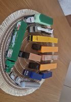 Grosse Sammlung von Spielzeug-Lastwagen