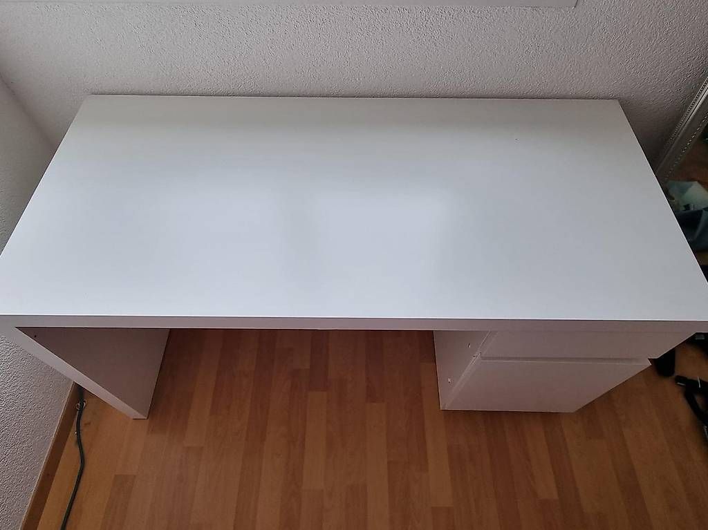 Scrivanie: Bureau blanc avec rangement intégré  bon état – Usato da Apples venduto da ABATilleul