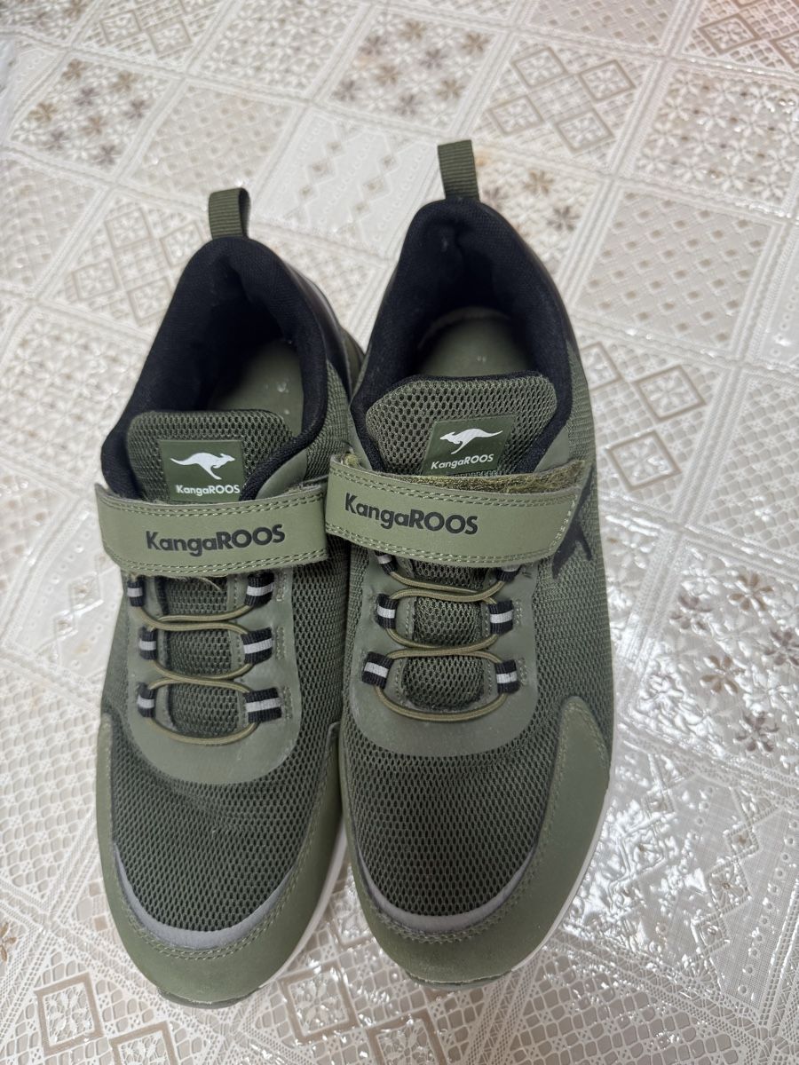Chaussures hommes: Kinder Schuhe KangaRoos GR.39 – D'occasion à Kloten par Privat2011 1