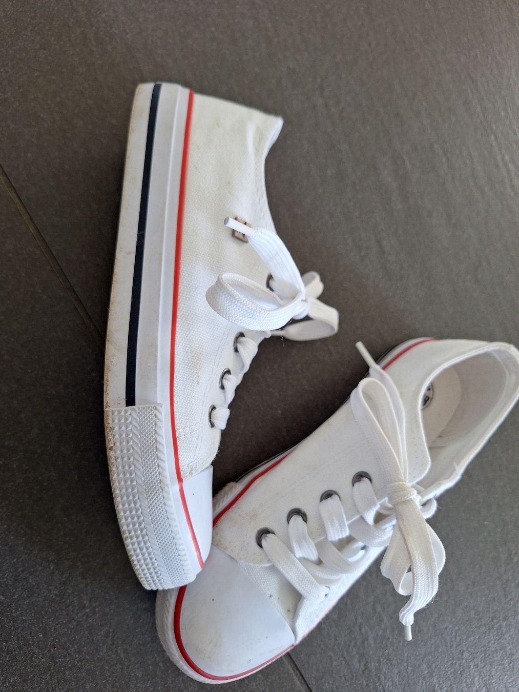 Scarpe per ragazze: Sneaker Big Star weiss Grösse 35 – Usato da Brittnau venduto da Norge77 1
